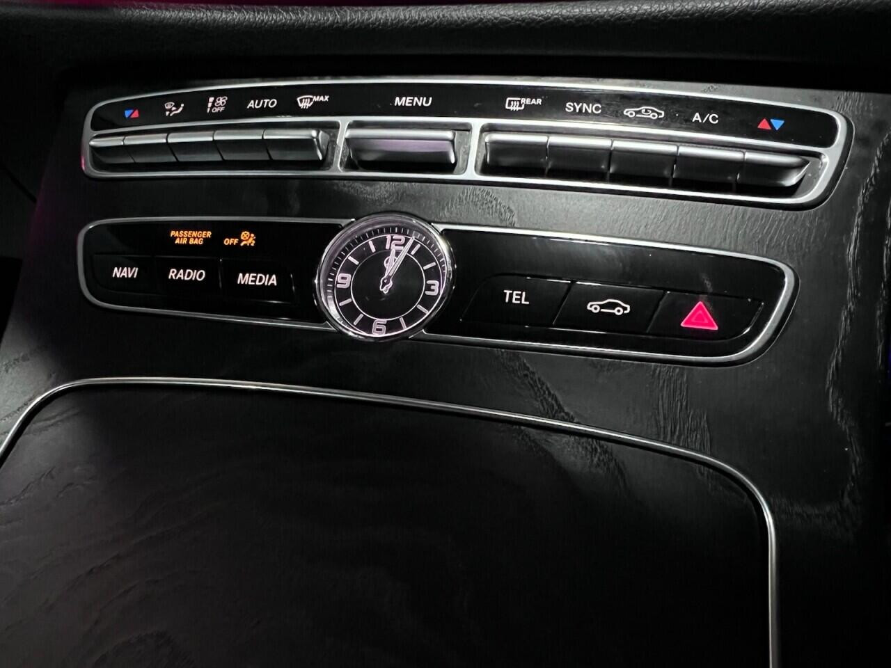 Voiture
                                                 Mercedes-Benz E-Class 2.0 E220d AMG Line Coupe 2dr Diesel G-Tronic+ Euro 6 (s/s) (194 ps)