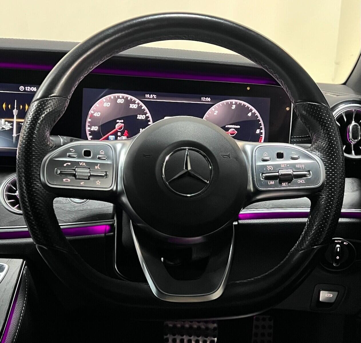 Voiture
                                                 Mercedes-Benz E-Class 2.0 E220d AMG Line Coupe 2dr Diesel G-Tronic+ Euro 6 (s/s) (194 ps)