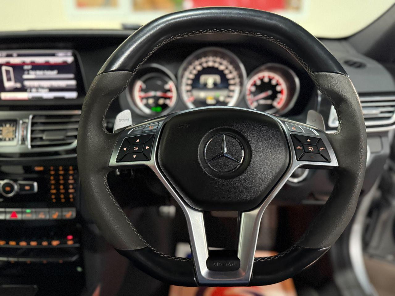 Voiture
                                                 Mercedes-Benz E-Class 5.5 E63 V8 BiTurbo AMG S Saloon 4dr Petrol SpdS MCT Euro 6 (s/s) (585 ps)