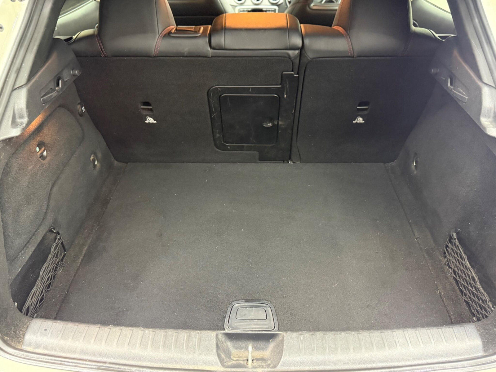 
                                                Voiture
                                                 Mercedes-Benz GLA 2.1 GLA220 CDI AMG Line 7G-DCT 4MATIC Euro 6 (s/s) 5dr