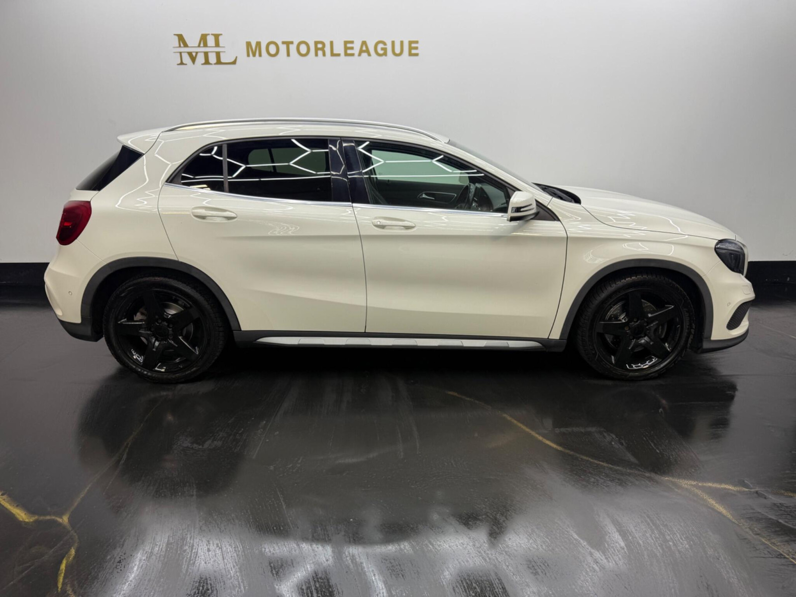 
                                                Voiture
                                                 Mercedes-Benz GLA 2.1 GLA220 CDI AMG Line 7G-DCT 4MATIC Euro 6 (s/s) 5dr