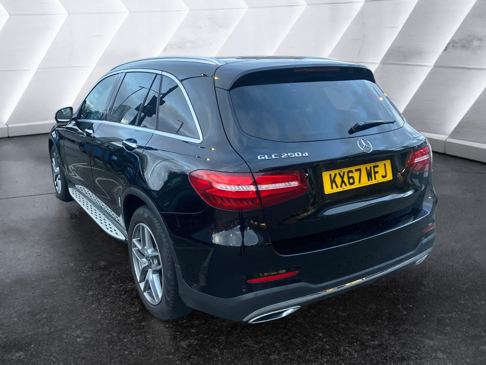 
                                                Voiture
                                                 Mercedes-Benz GLC-Class AMG Line Premium