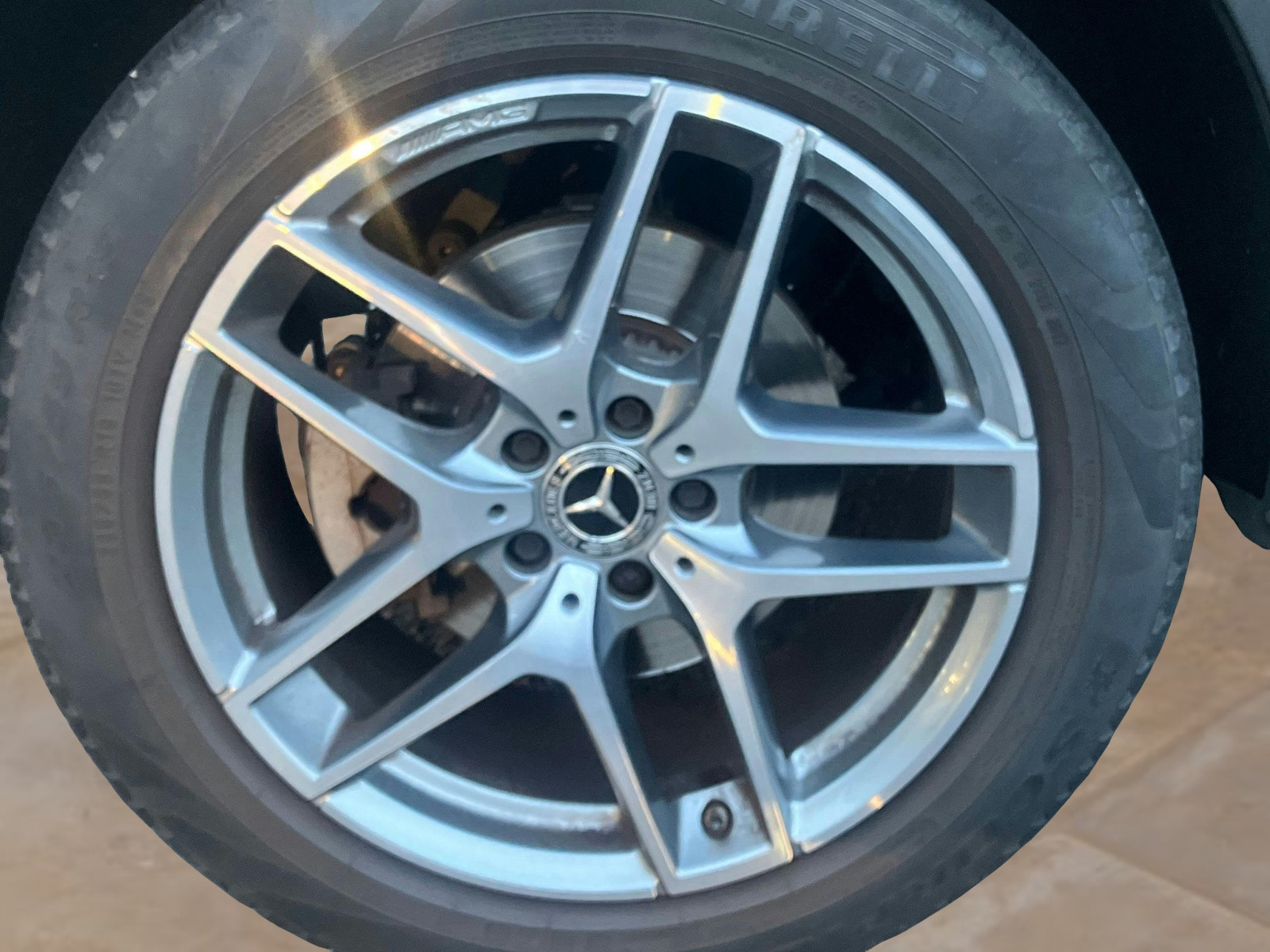 
                                                Voiture
                                                 Mercedes-Benz GLC-Class AMG Line Premium