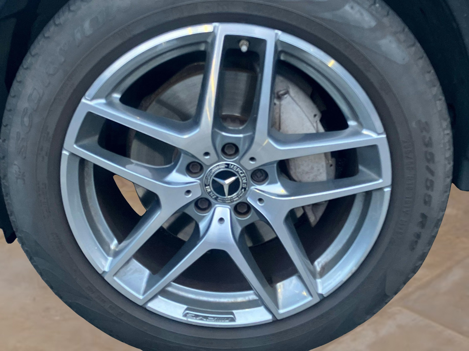 
                                                Voiture
                                                 Mercedes-Benz GLC-Class AMG Line Premium