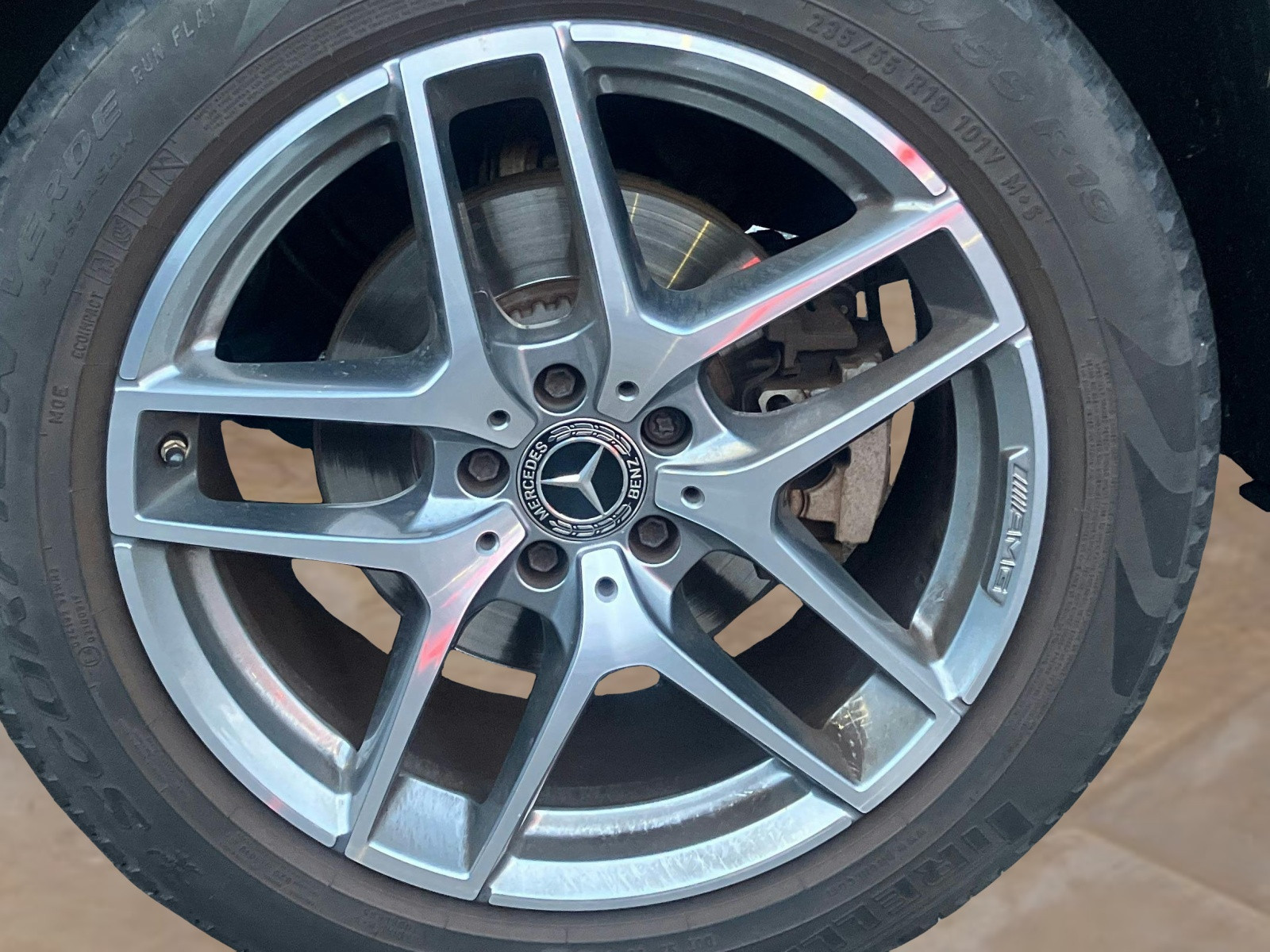 
                                                Voiture
                                                 Mercedes-Benz GLC-Class AMG Line Premium