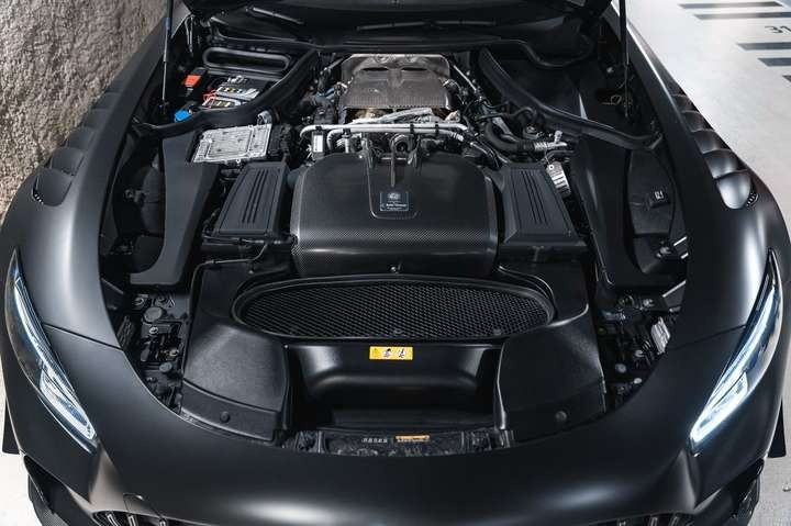 
                                                Voiture
                                                 Mercedes Benz - GTR Black Series V8 4.0 730