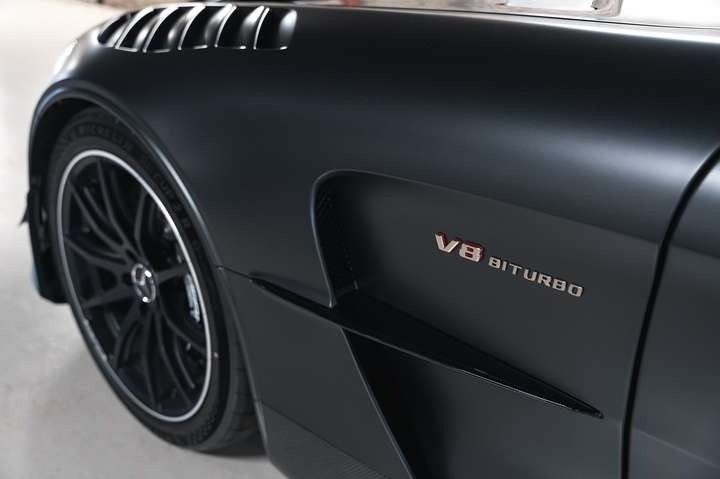 
                                                Voiture
                                                 Mercedes Benz - GTR Black Series V8 4.0 730