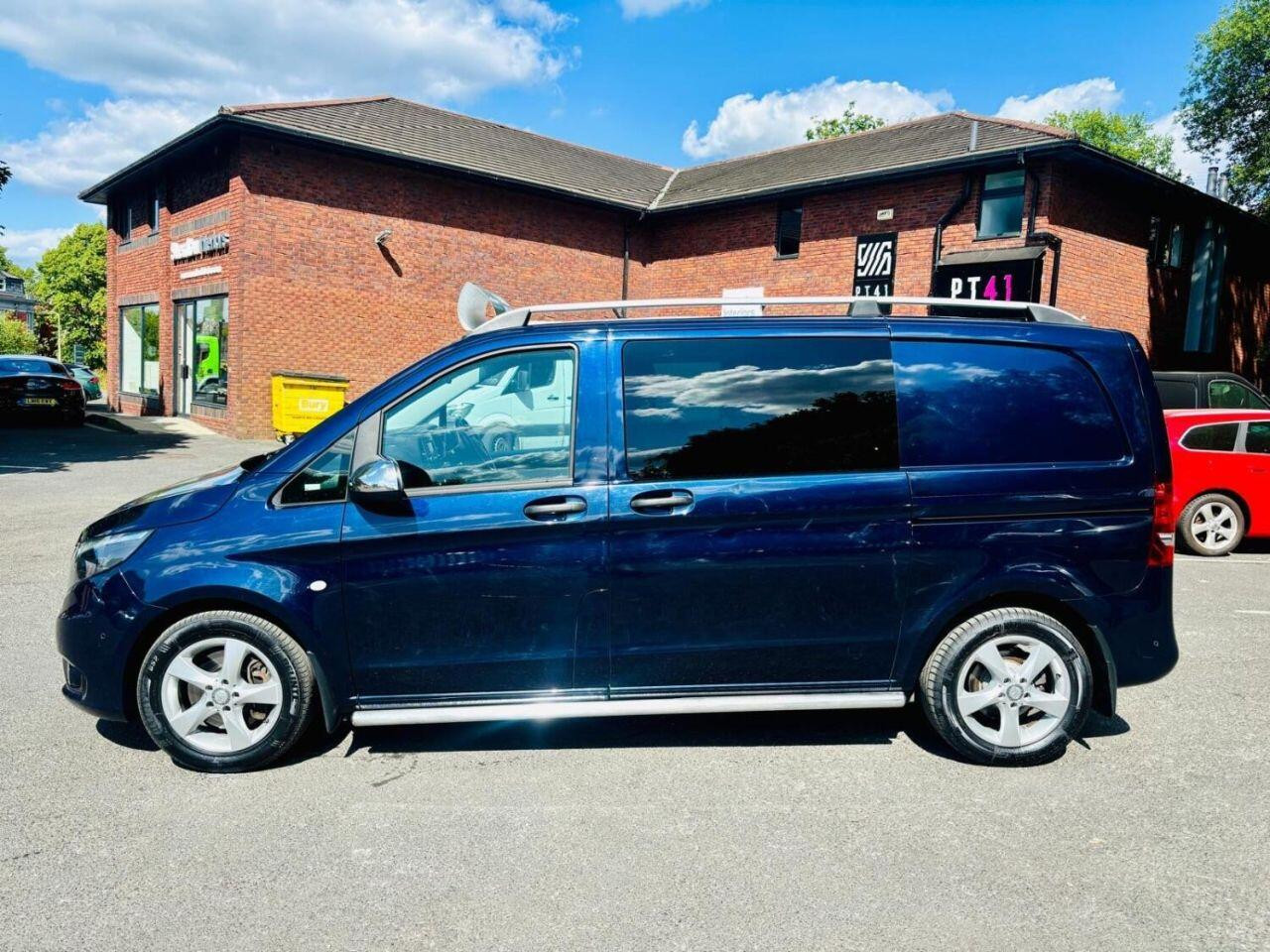 
                                                Voiture
                                                 Mercedes-Benz Vito 2.1 119 CDI BlueTEC Sport Crew Van Double Cab 5dr Diesel G-Tronic+ RWD L1 Euro 6 (s/s) (190 ps)