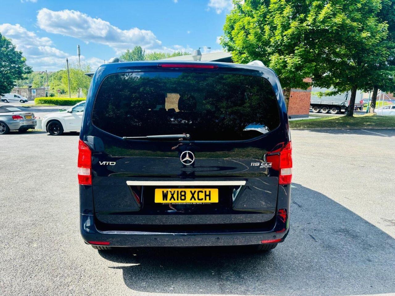 
                                                Voiture
                                                 Mercedes-Benz Vito 2.1 119 CDI BlueTEC Sport Crew Van Double Cab 5dr Diesel G-Tronic+ RWD L1 Euro 6 (s/s) (190 ps)