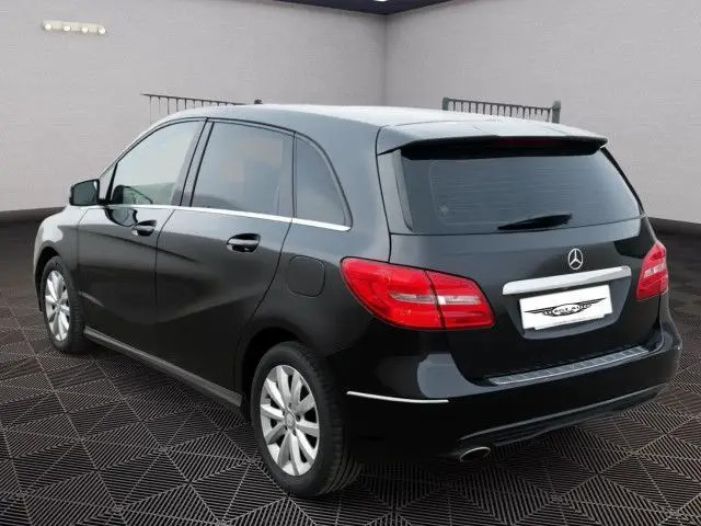 
                                                Voiture
                                                 MERCEDES CLASSE B DESIGN