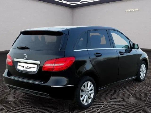 
                                                Voiture
                                                 MERCEDES CLASSE B DESIGN