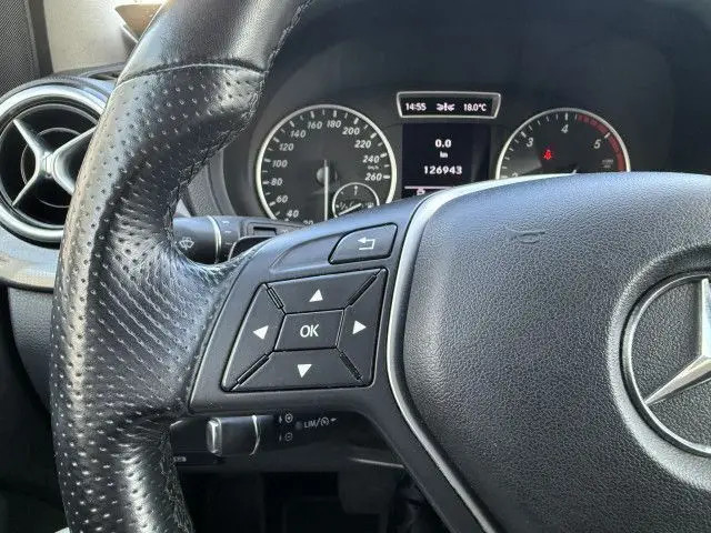 
                                                Voiture
                                                 MERCEDES CLASSE B DESIGN