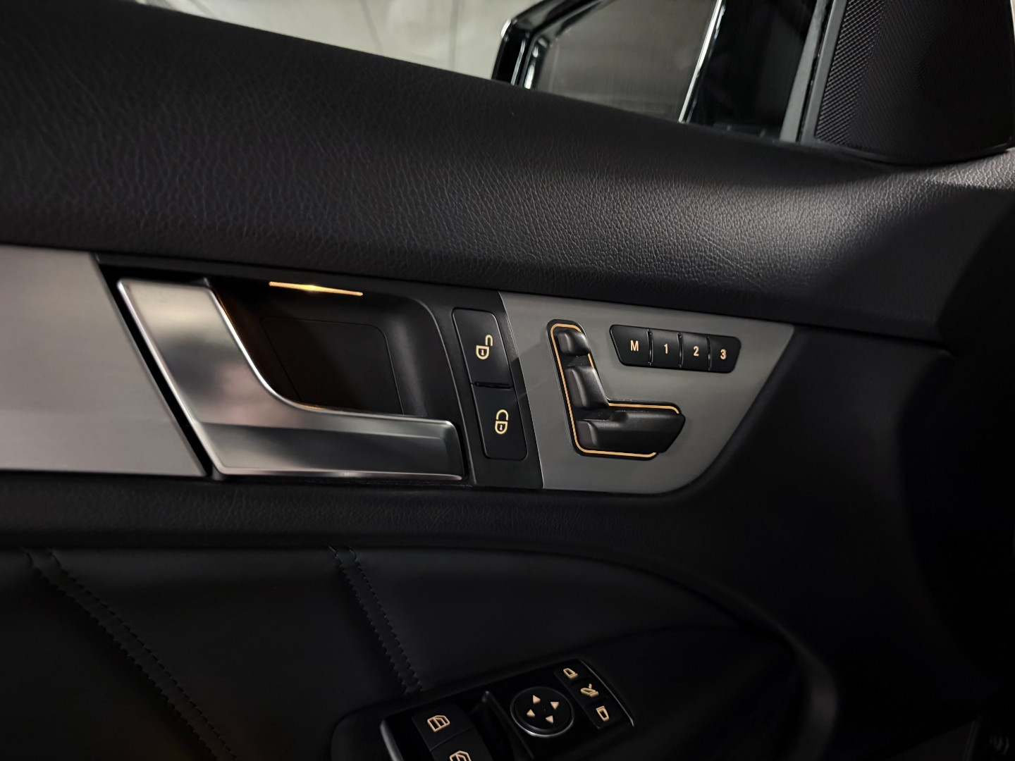 
                                                Voiture
                                                 Mercedes Classe C (III) 63 AMG (C204)