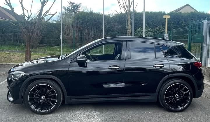 
                                                Voiture
                                                 Mercedes GLA 220d 4MATIC AMG Line 190ch