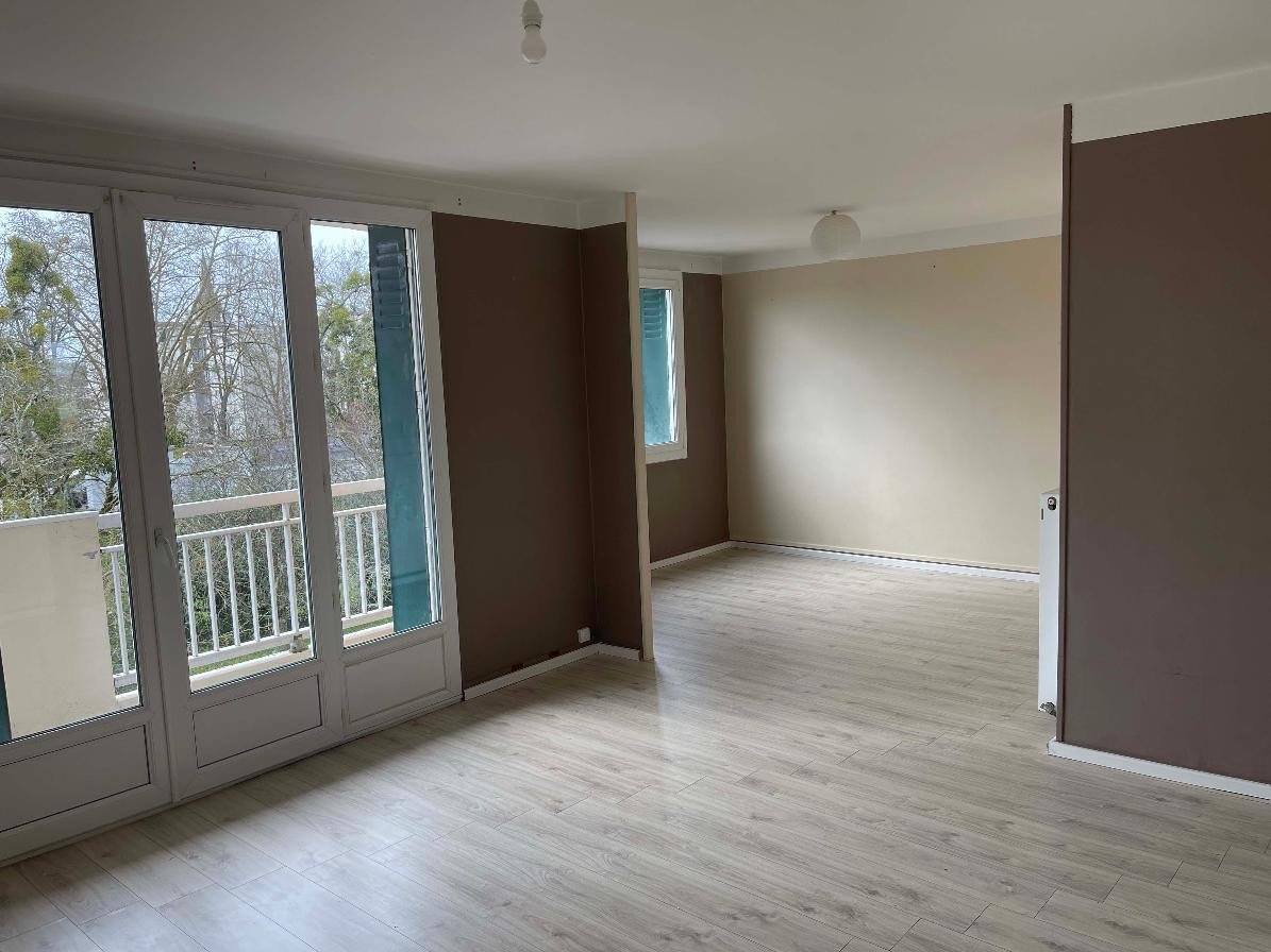
                                                Location
                                                 MERIGNAC CENTRE Tout à pied  ApptF5 81m2 3ch 2e