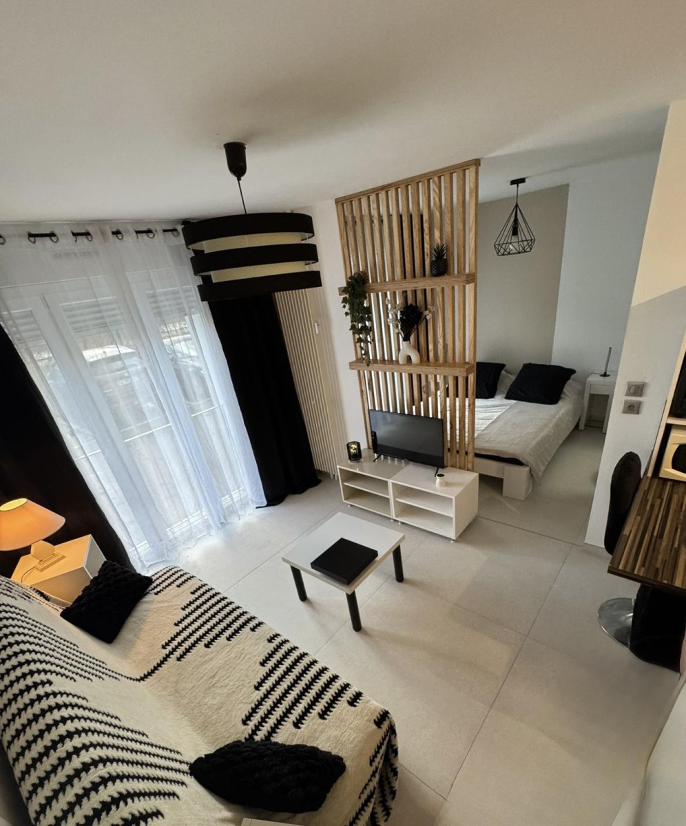 
                                                Location
                                                 Meublé 31 m²,Nancy centre,Refait à neuf,parking