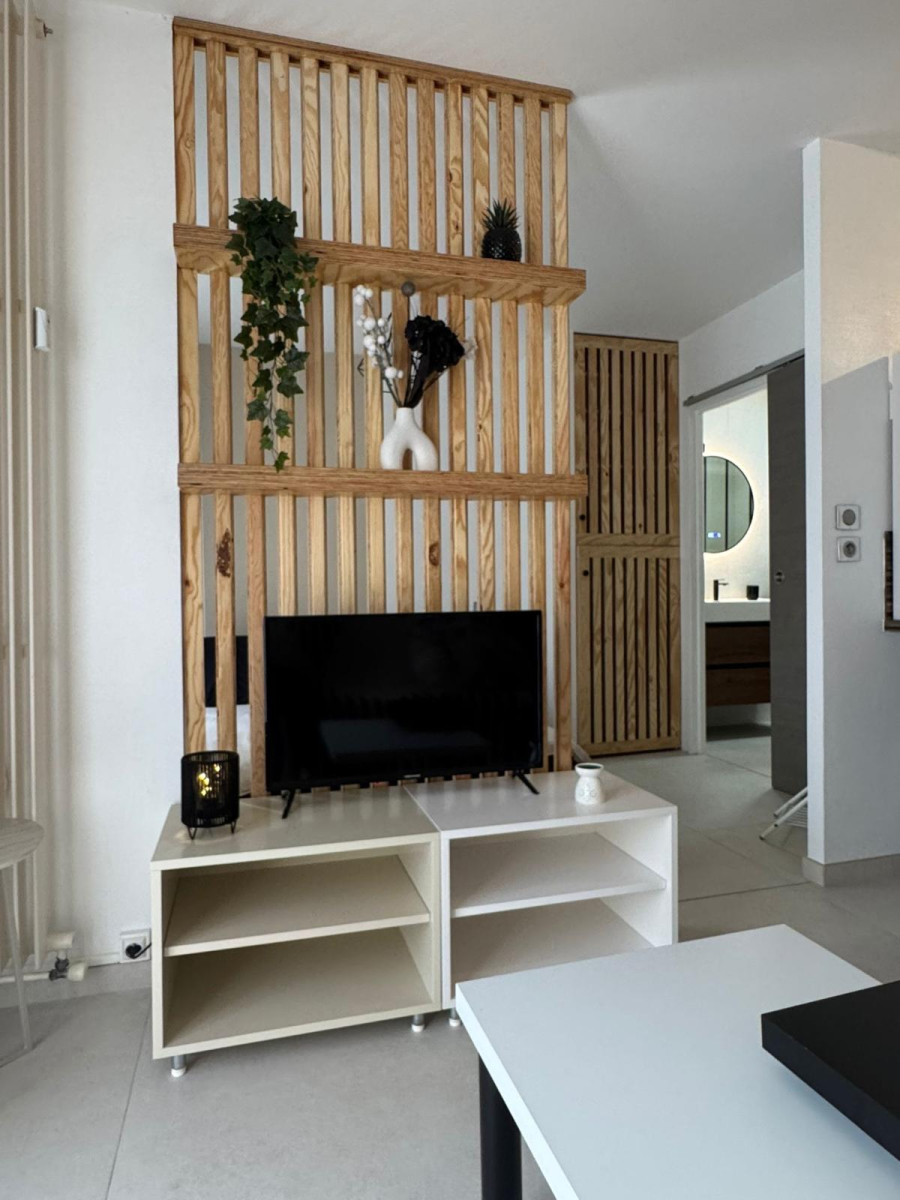 
                                                Location
                                                 Meublé 31 m²,Nancy centre,Refait à neuf,parking