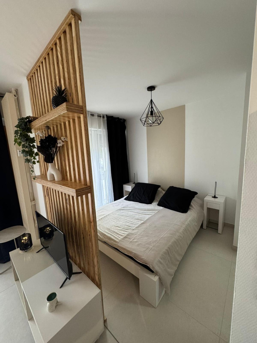 
                                                Location
                                                 Meublé 31 m²,Nancy centre,Refait à neuf,parking