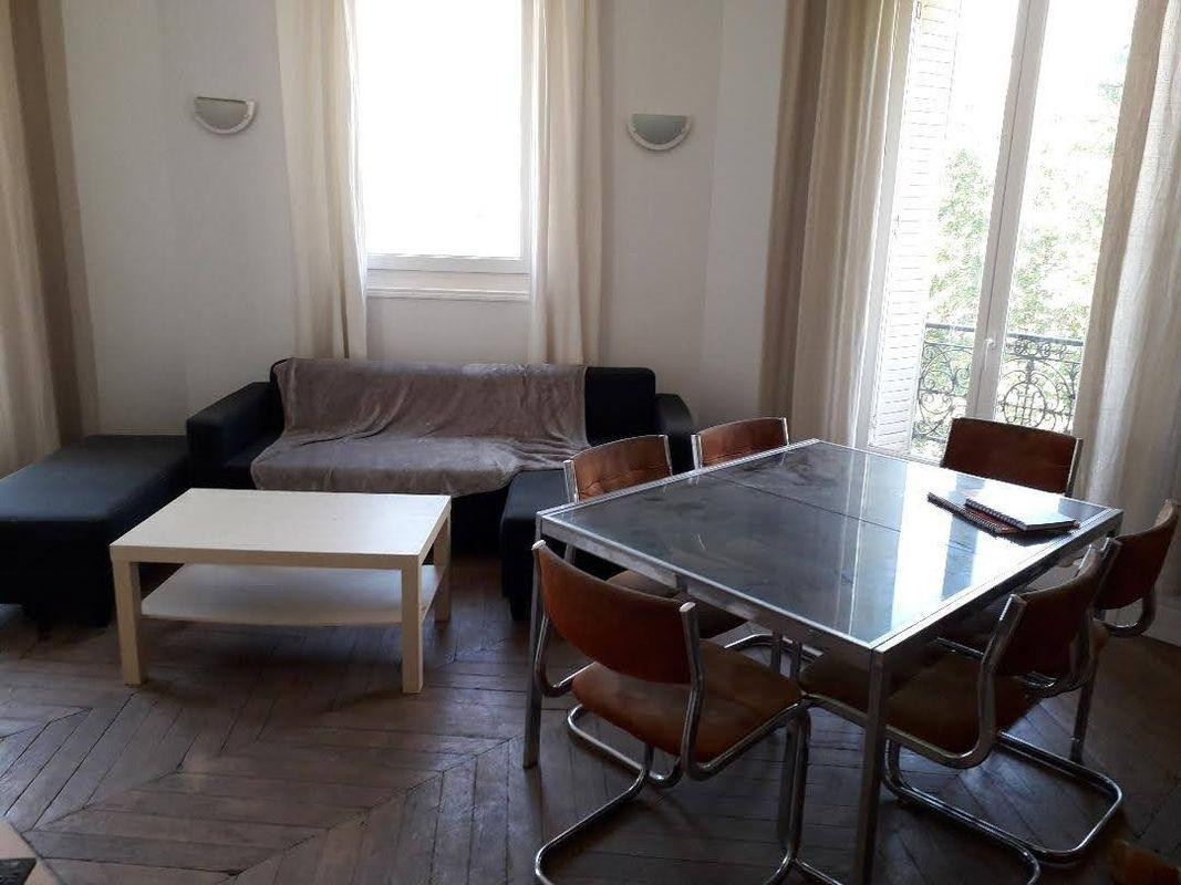 
                                                Location
                                                 Meublé 4 pièces avenue bosquet Paris 7ème
