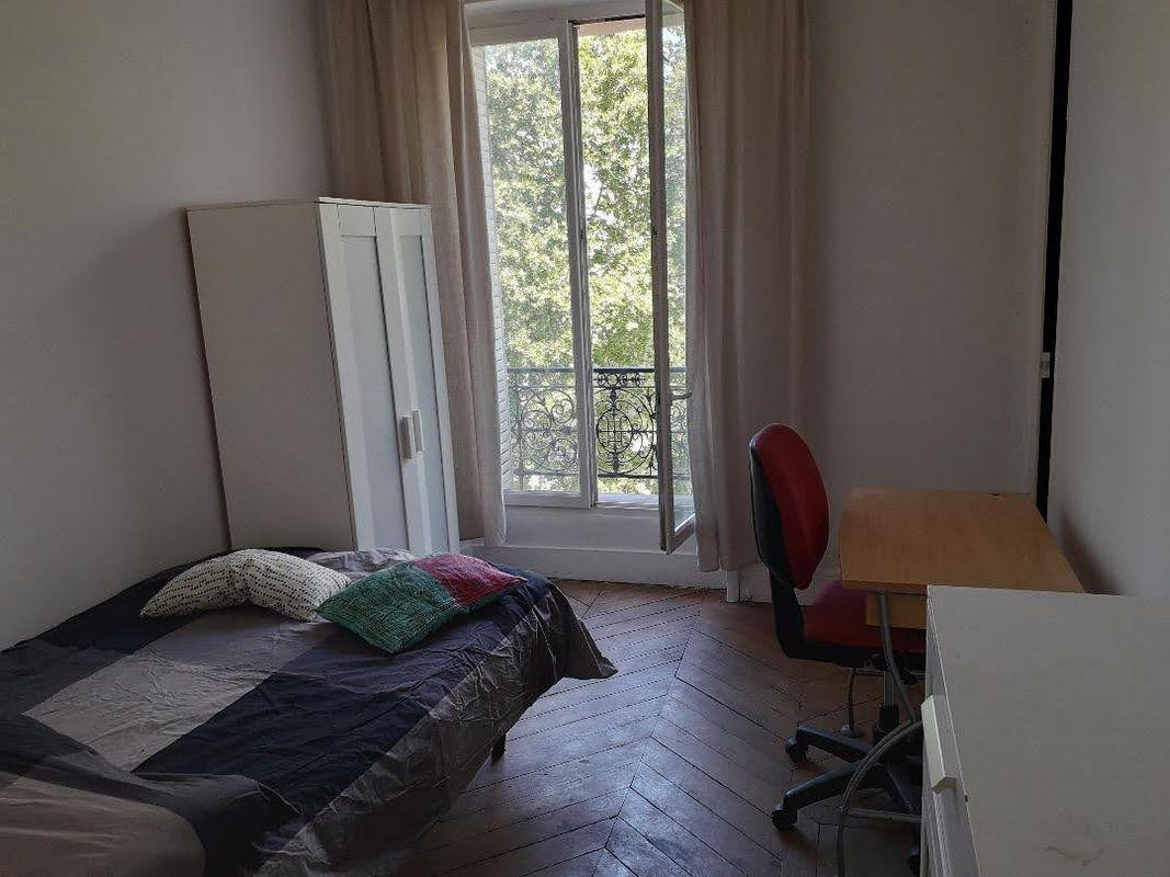 
                                                Location
                                                 Meublé 4 pièces avenue bosquet Paris 7ème