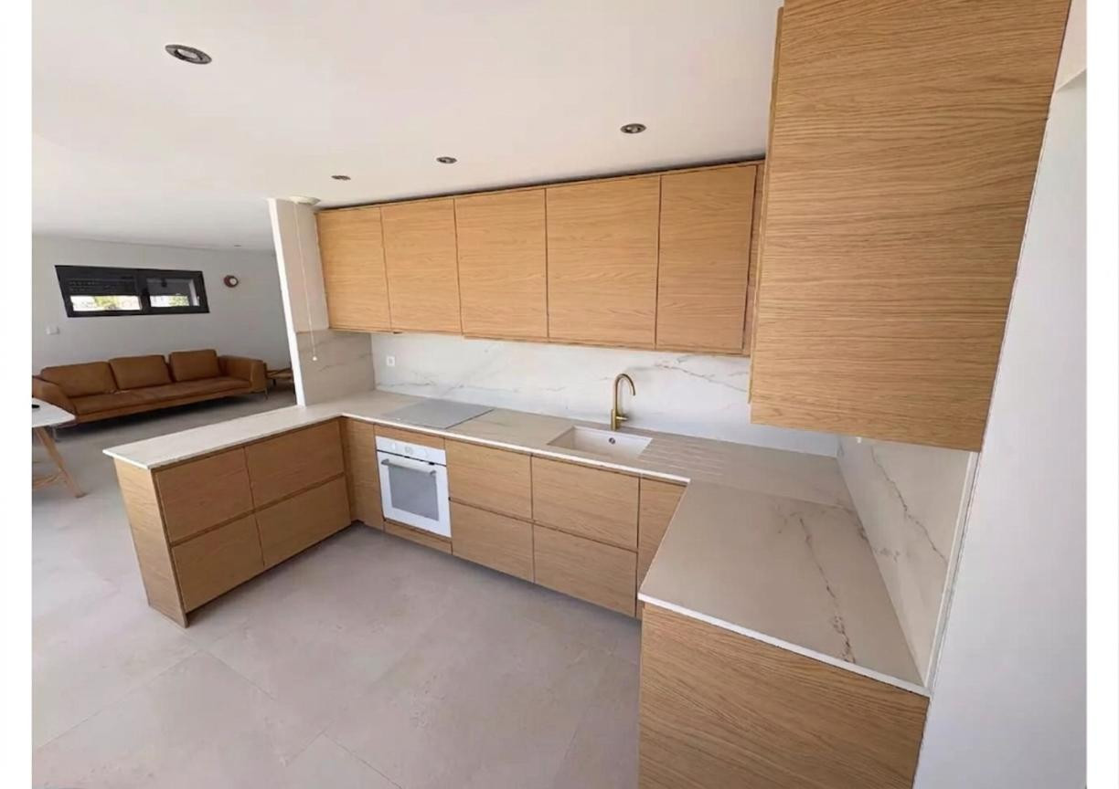 
                                                Location
                                                 Meublé de 110 m²-terrasse de 40 m²-parking privé