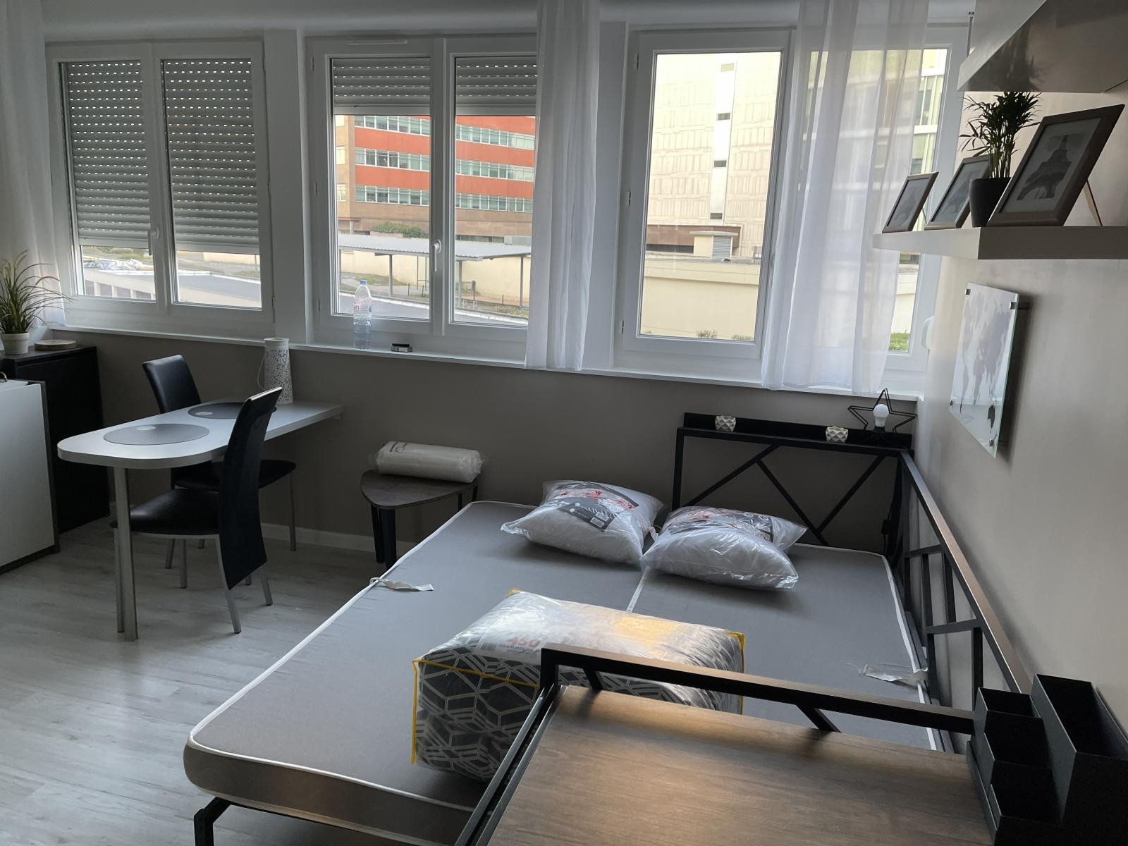 
                                                Location
                                                 Meublé en Résidence de standing – Croisé Laroche