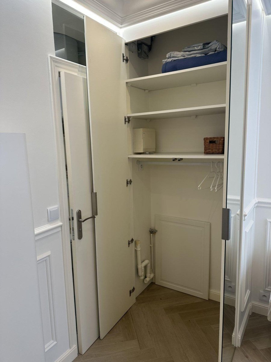 
                                                Location
                                                 Meublé finitions prémium, ultra calme