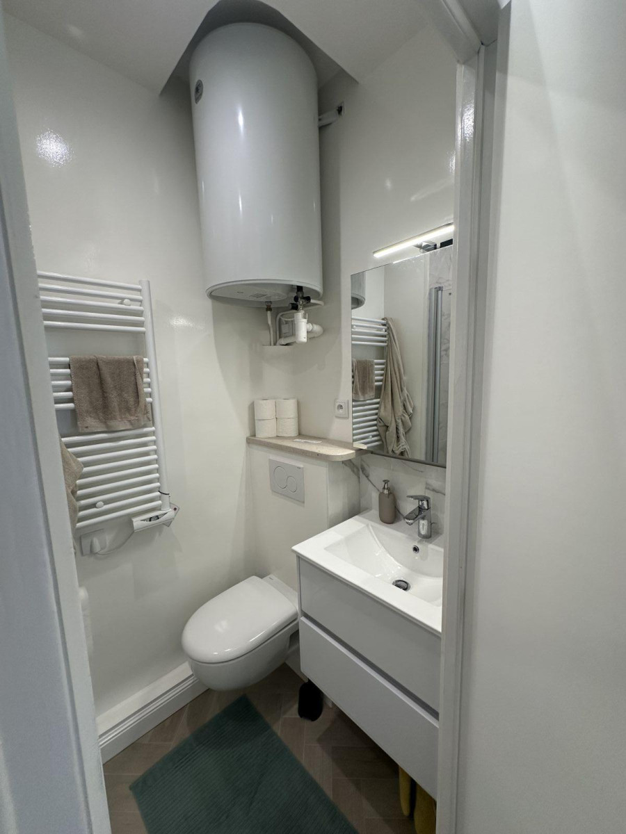 
                                                Location
                                                 Meublé finitions prémium, ultra calme