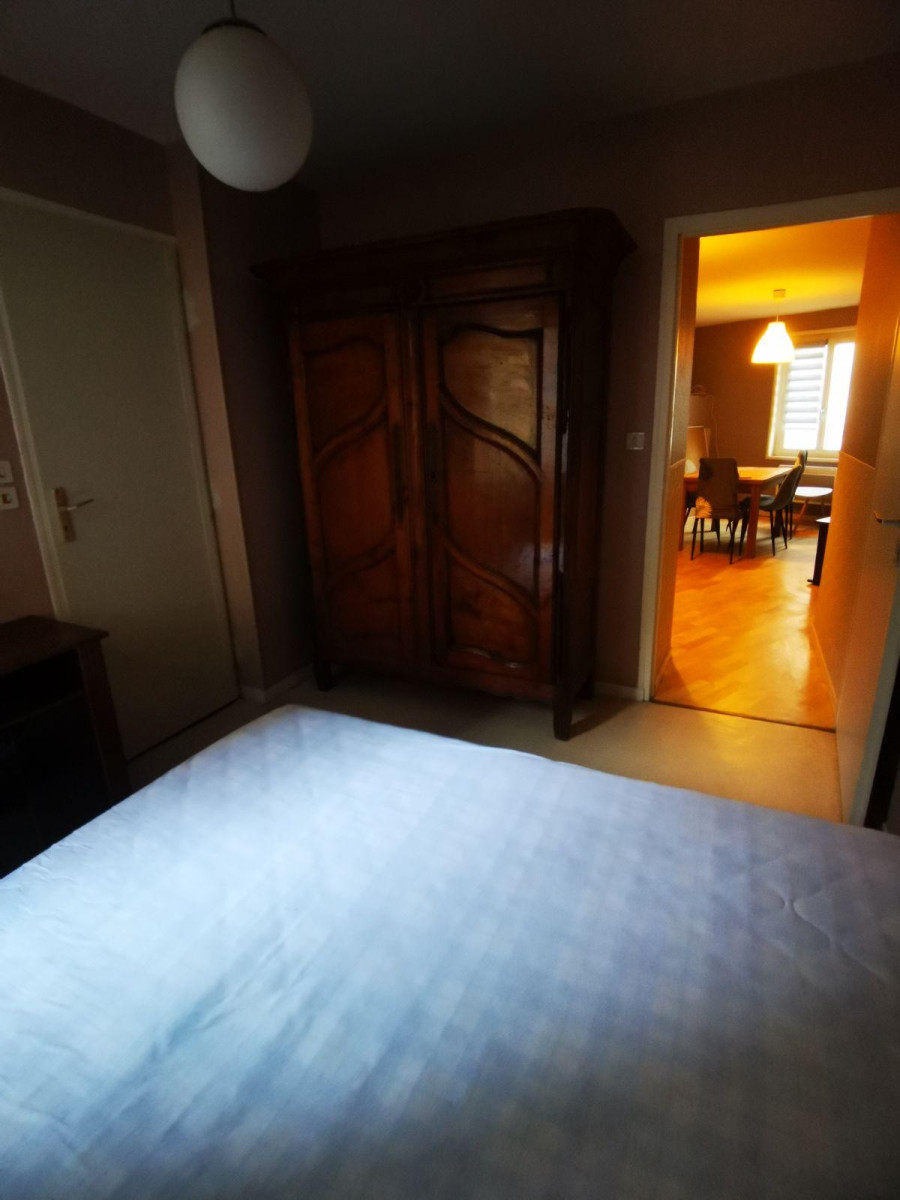 
                                                Location
                                                 Meublé moderne et chaleureux