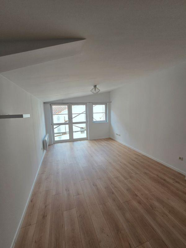 
                                                Location
                                                 Meublé remis à neuf – 48 m² avec parking – Lille