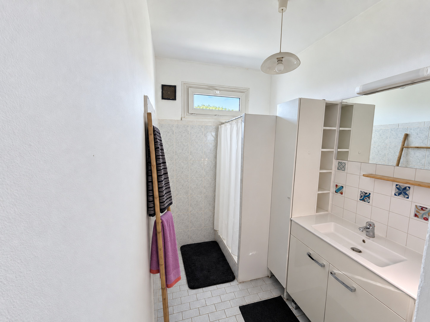 
                                                Vente
                                                 MEYZIEU – MAISON INDIVIDUELLE AVEC JARDIN DE 80 M² HABITABLES ET 80 M² SUPPLÉMENTAIRES À AMÉNAGER