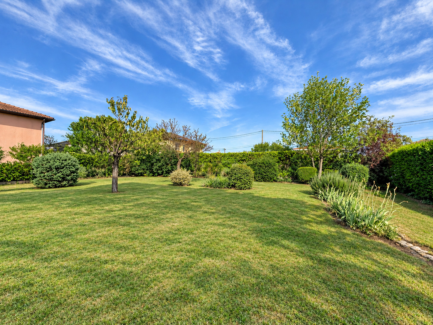 
                                                Vente
                                                 MEYZIEU – MAISON INDIVIDUELLE AVEC JARDIN DE 80 M² HABITABLES ET 80 M² SUPPLÉMENTAIRES À AMÉNAGER