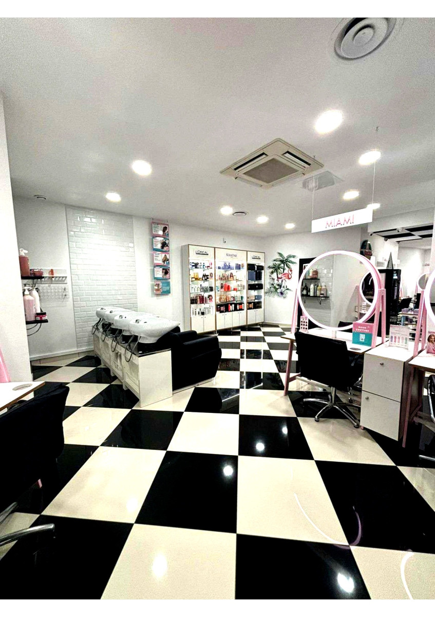 
                                                Vente
                                                 MEYZIEU – SALON DE COIFFURE CLÉ EN MAIN – 108 M² – CA 282 600 €