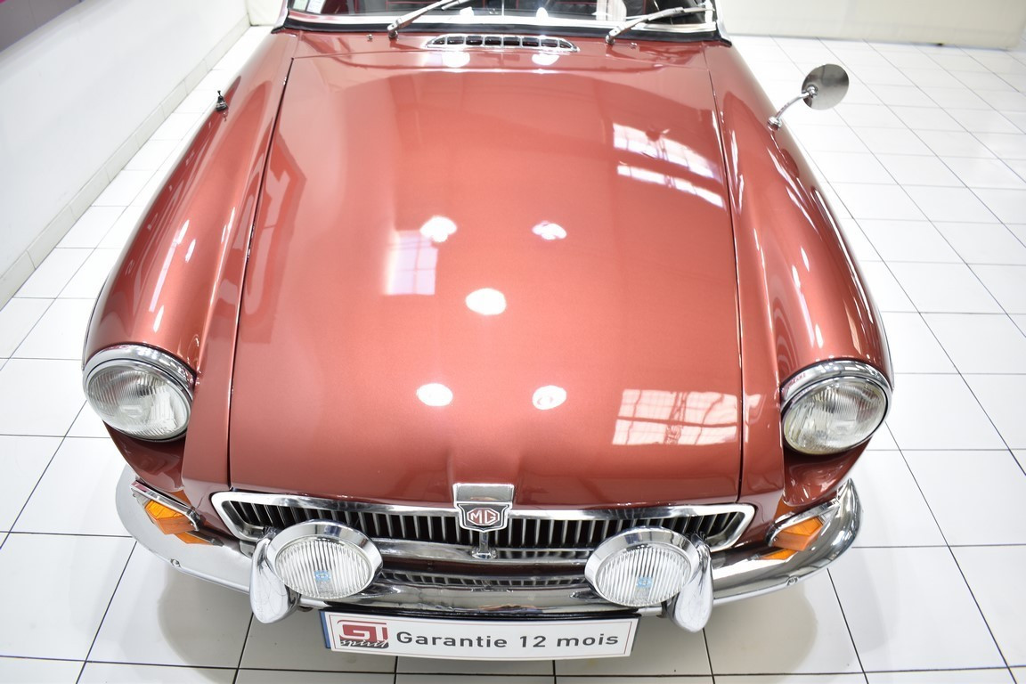 
                                                Voiture
                                                 MG B Overdrive