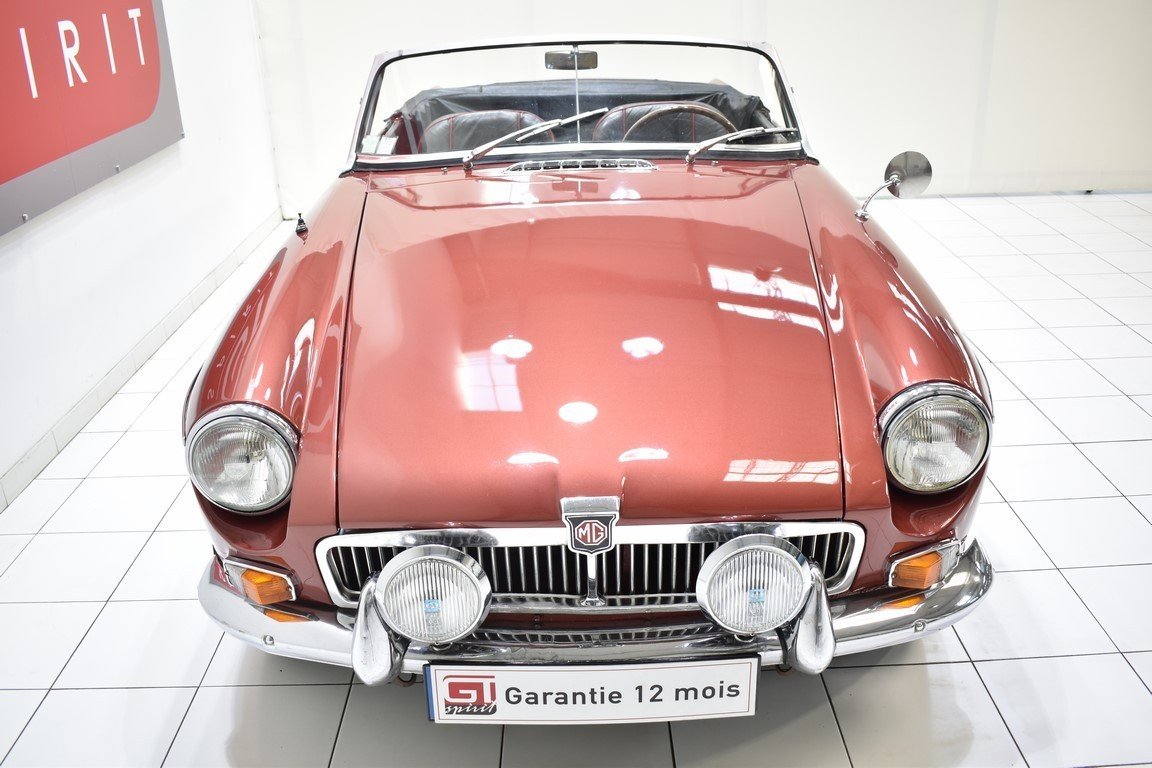 
                                                Voiture
                                                 MG B Overdrive