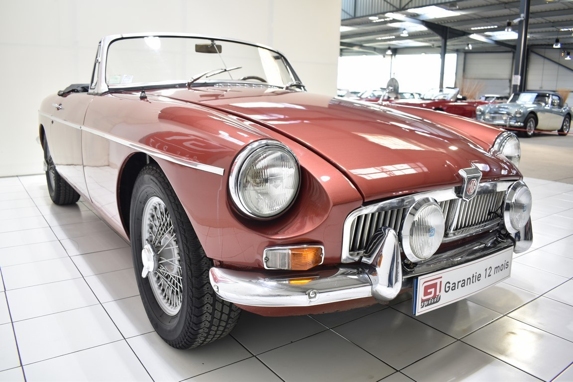 
                                                Voiture
                                                 MG B Overdrive