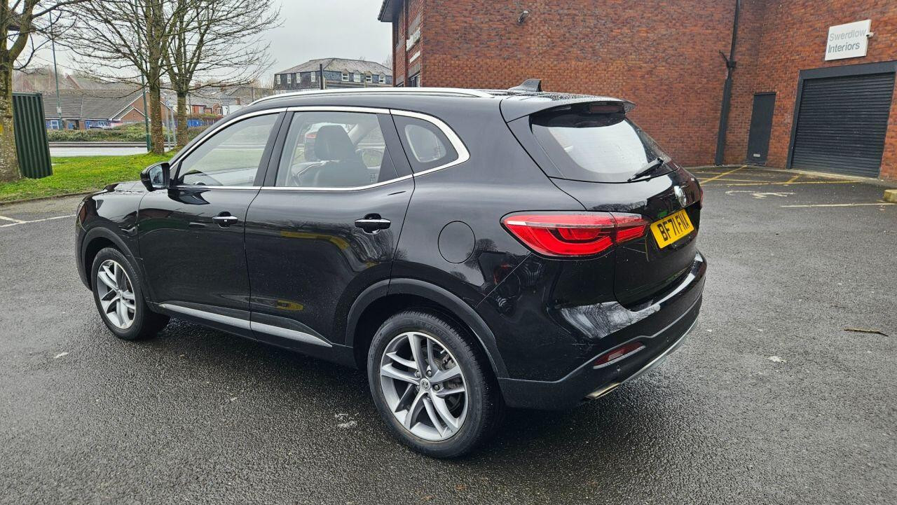 
                                                Voiture
                                                 MG MG Hs 1.5 T-GDI 16.6kWh Excite SUV 5dr Petrol Plug-in Hybrid Auto Euro 6 (s/s) (258 ps) MOT 10/26 PSH 33K AMAZING SPEC