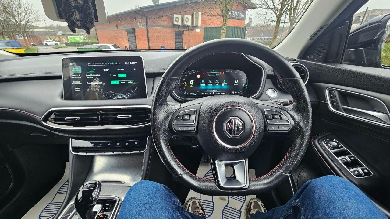 
                                                Voiture
                                                 MG MG Hs 1.5 T-GDI 16.6kWh Excite SUV 5dr Petrol Plug-in Hybrid Auto Euro 6 (s/s) (258 ps) MOT 10/26 PSH 33K AMAZING SPEC