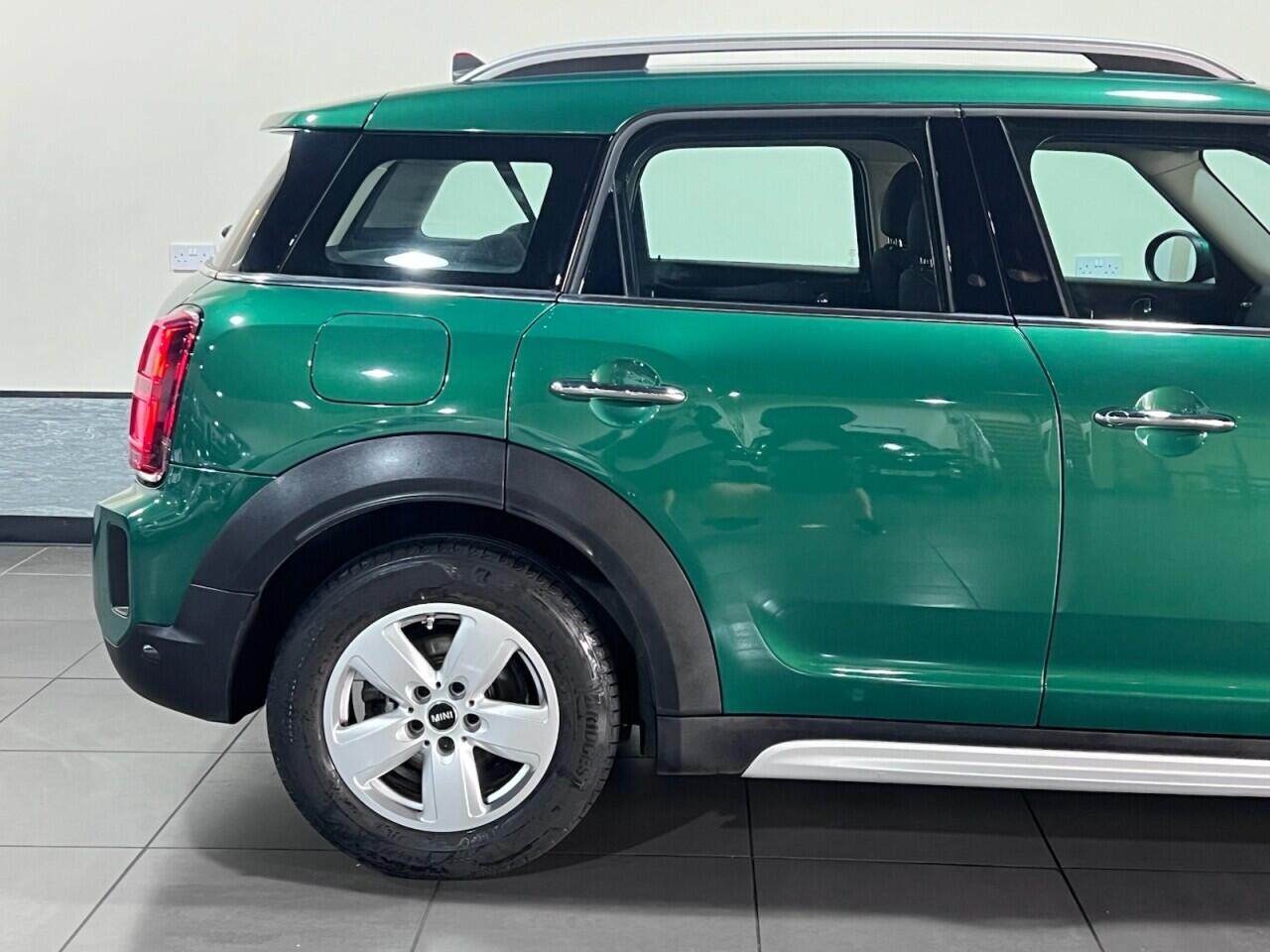 
                                                Voiture
                                                 MINI Countryman 1.5 Cooper Classic SUV 5dr Petrol Manual Euro 6 (s/s) (136 ps)