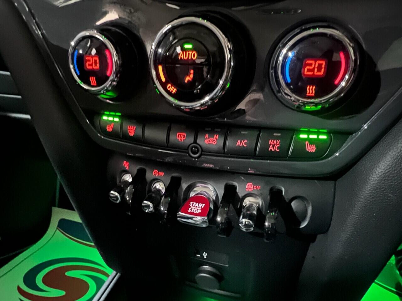
                                                Voiture
                                                 MINI Countryman 1.5 Cooper Classic SUV 5dr Petrol Manual Euro 6 (s/s) (136 ps)