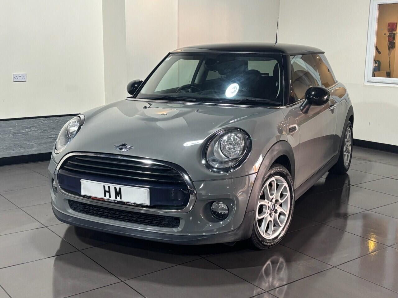 Voiture
                                                 MINI Hatch 1.5 Cooper Hatchback 3dr Petrol Manual Euro 6 (s/s) (136 ps)