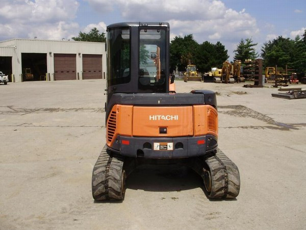 
                                                Utilitaire
                                                 Mini pelle Hitachi Hauteur : 225 cm Long : 210 cm