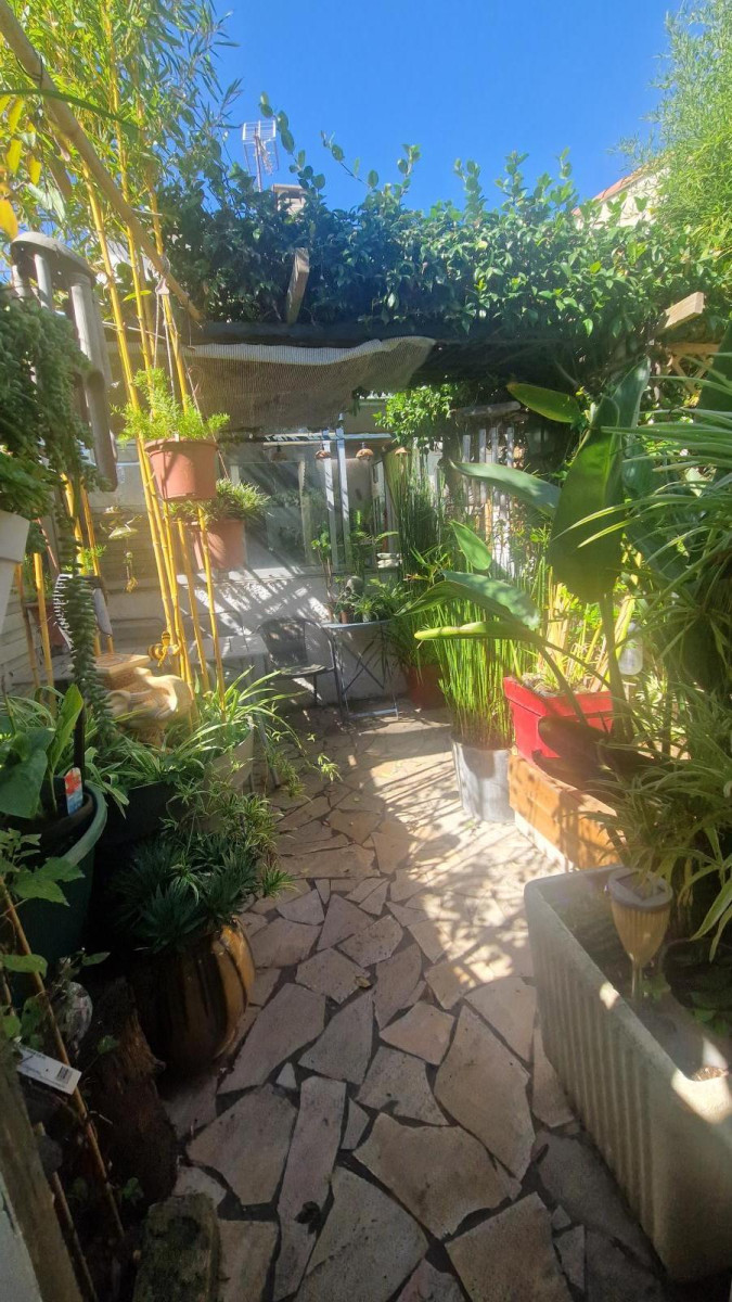 
                                                Location
                                                 Mon petit paradis