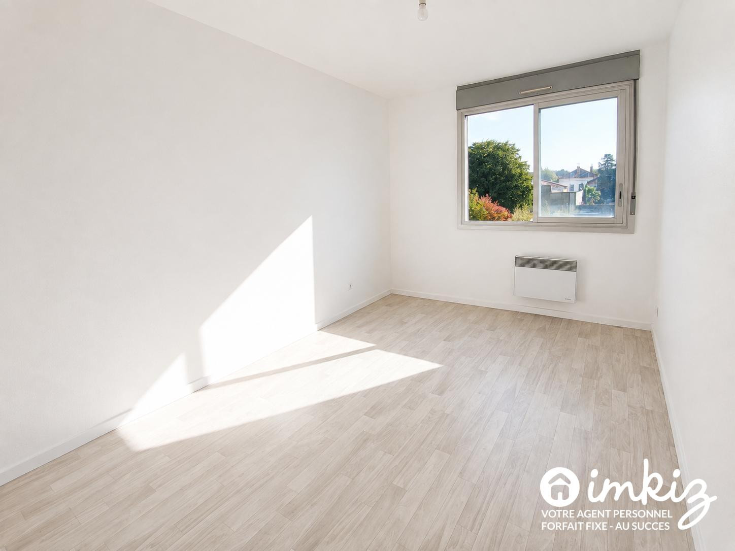 
                                                Vente
                                                 Montchat, 93m², annexes rares : garage + cave 25m²