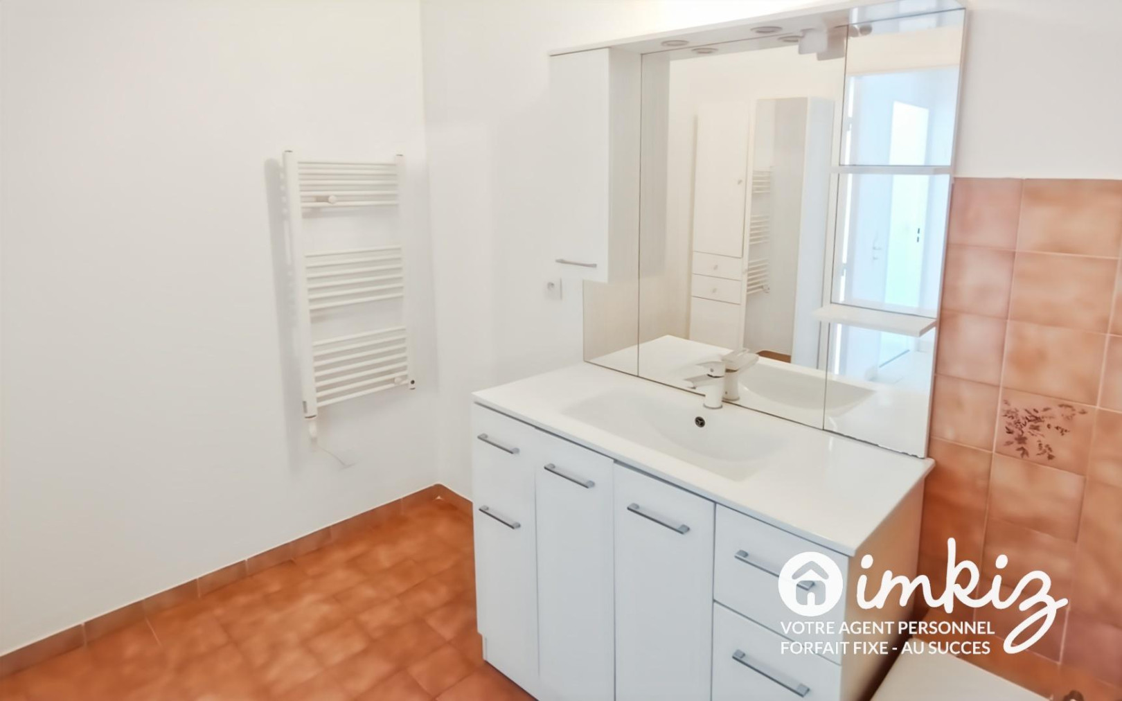 
                                                Vente
                                                 Montchat – Grand T3 de 93m² au calme, garage, cave