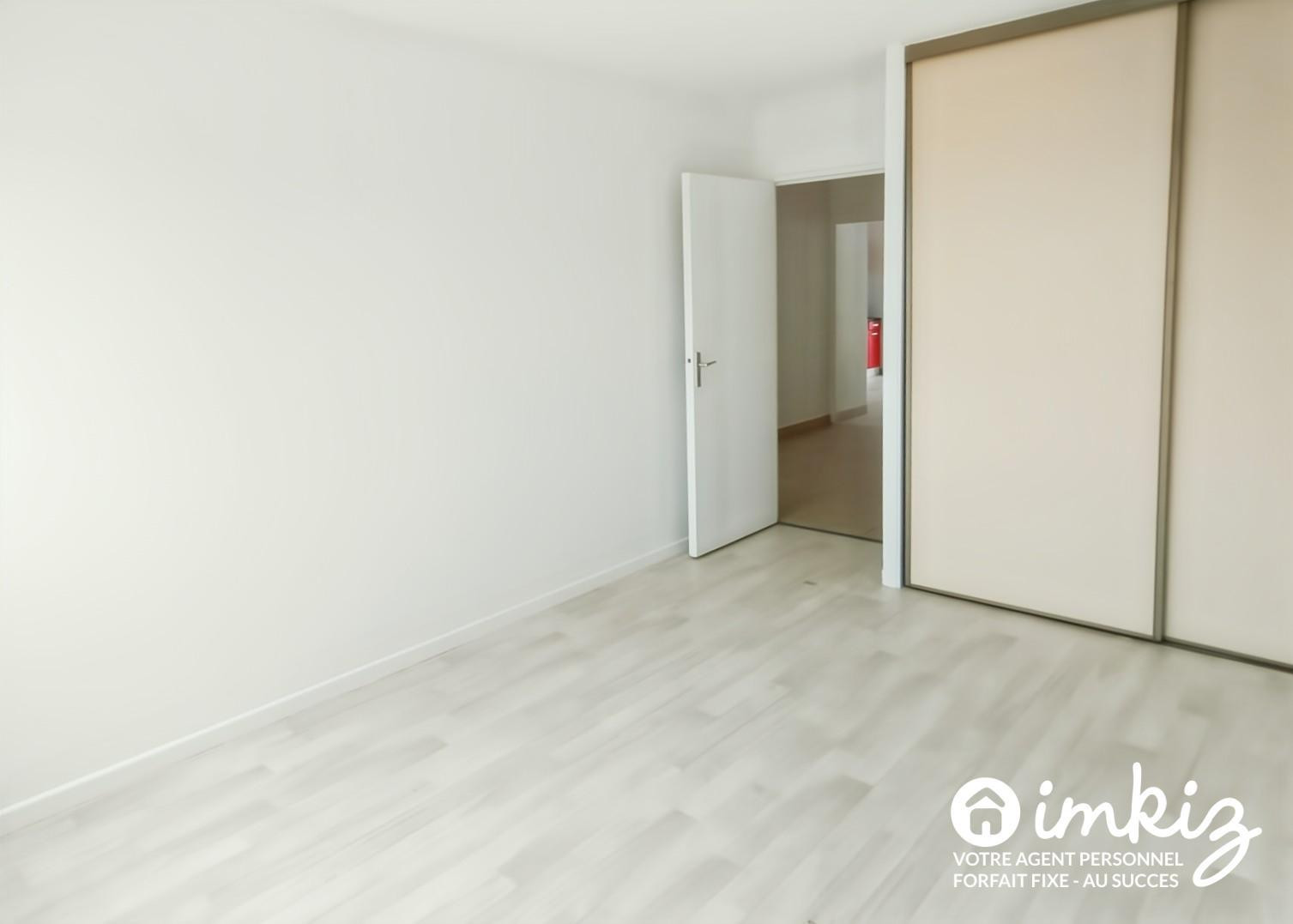 
                                                Vente
                                                 Montchat – Grand T3 de 93m² au calme, garage, cave