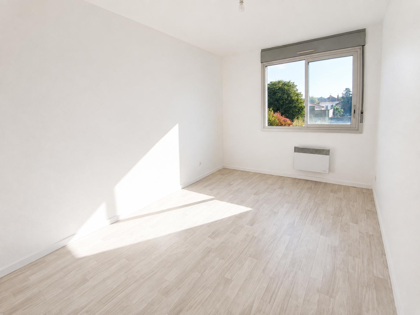 
                                                Vente
                                                 Montchat, 93m², annexes rares : garage + cave 25m²