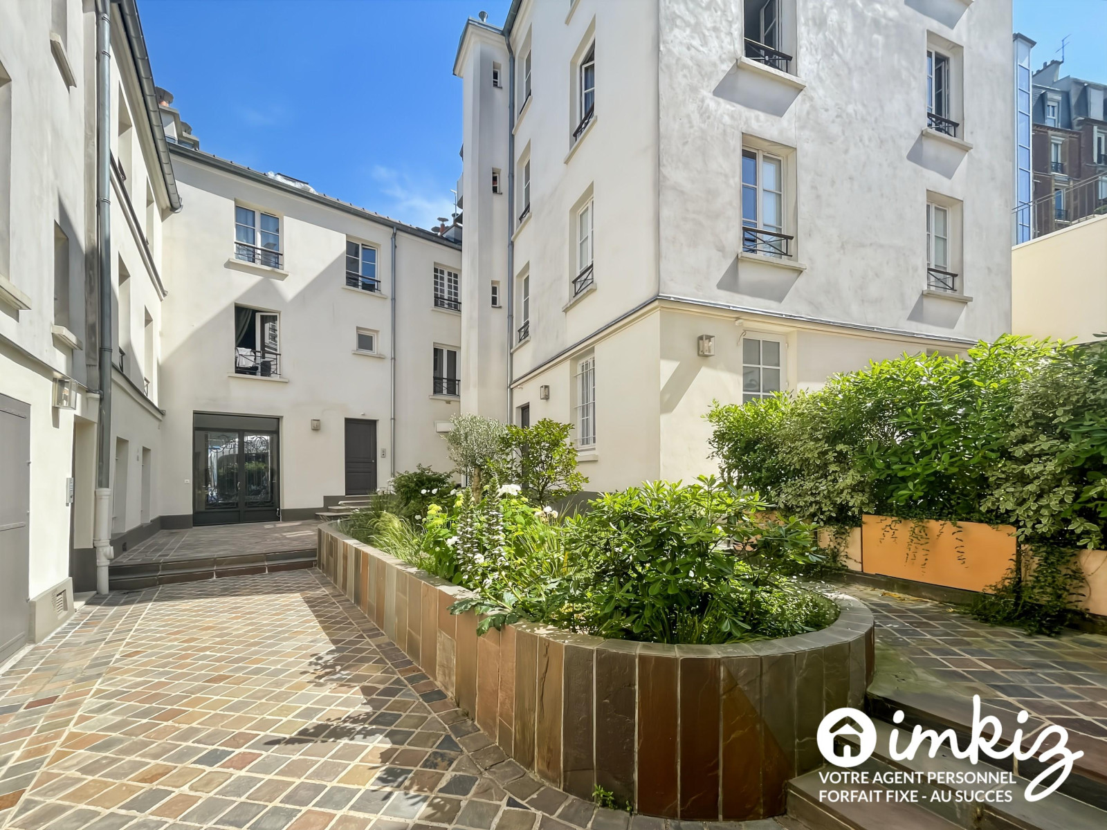 
                                                Vente
                                                 Montmartre – 2P 40 m² traversant, parquet, cave