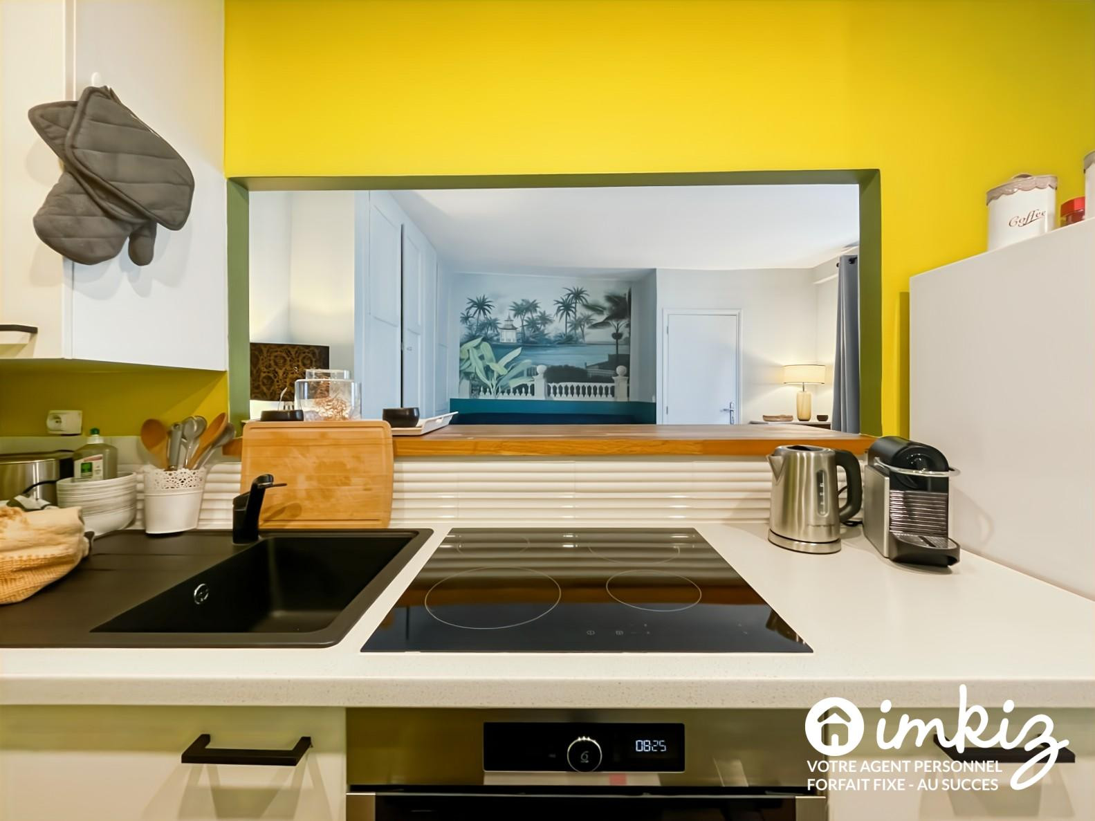 
                                                Vente
                                                 Montmartre – 2P 40 m² traversant, parquet, cave