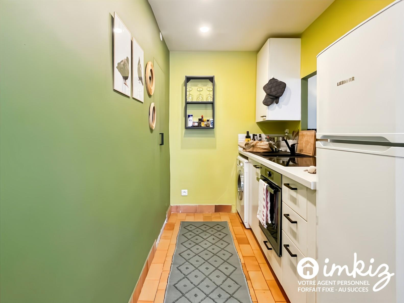 
                                                Vente
                                                 Montmartre – 2P 40 m² traversant, parquet, cave